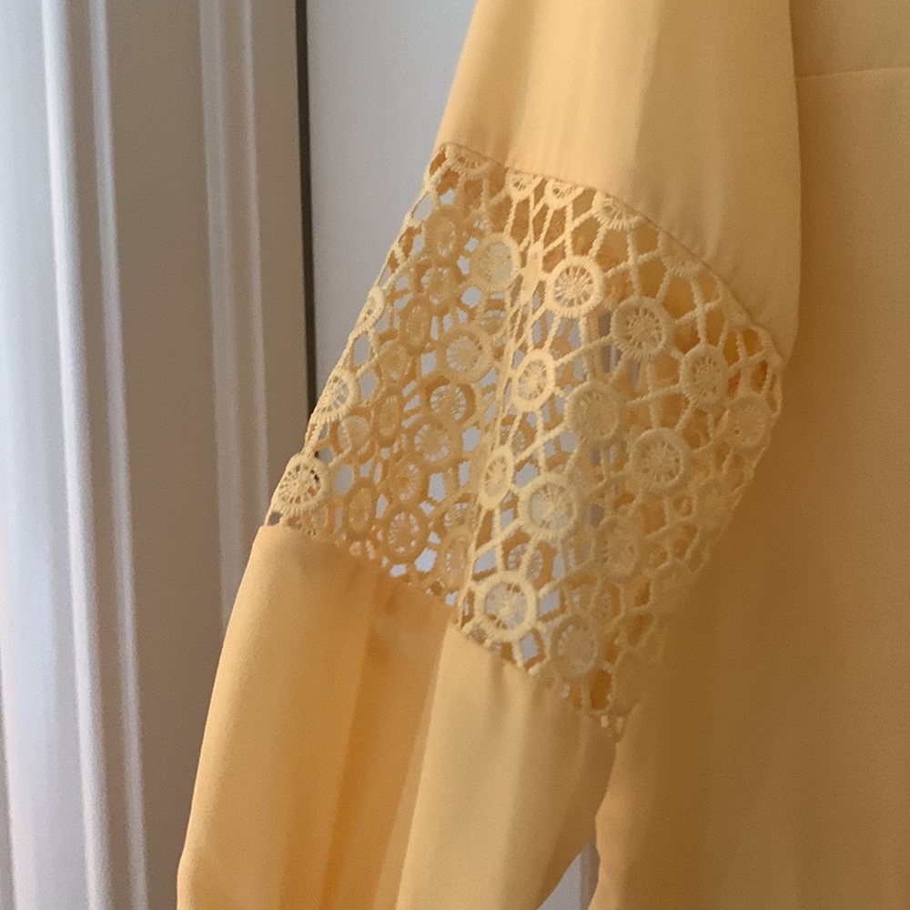 Massini yellow blouse, size small - Picture 3 of 4